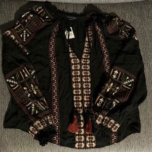 Brand new XS American Eagle embroidered top